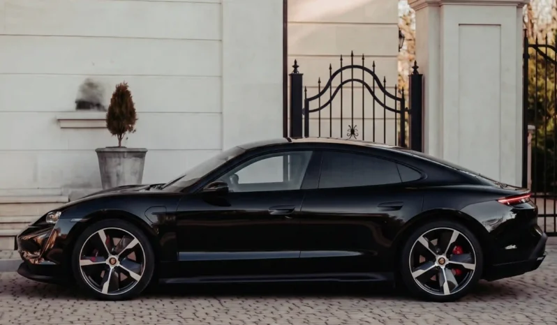 Porsche Taycan full